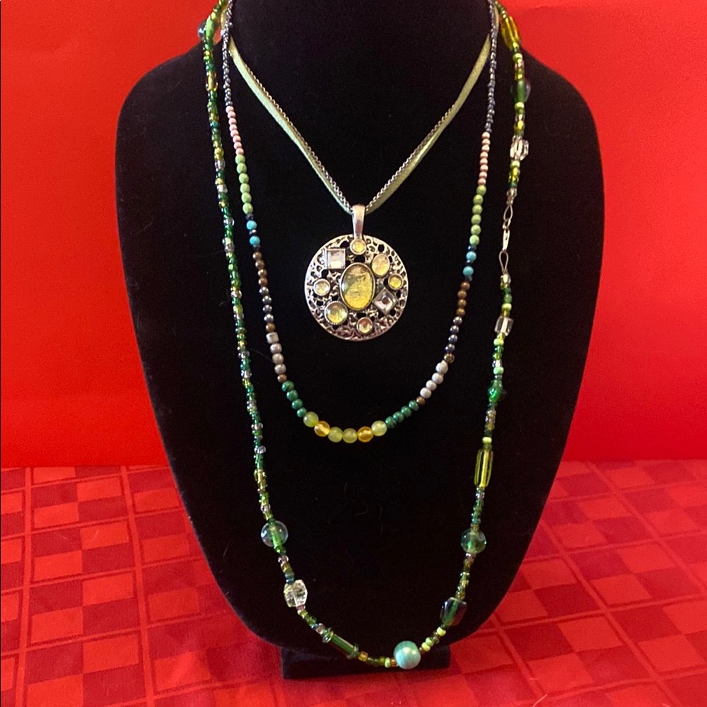 Elegant Green Beaded Necklace Set
